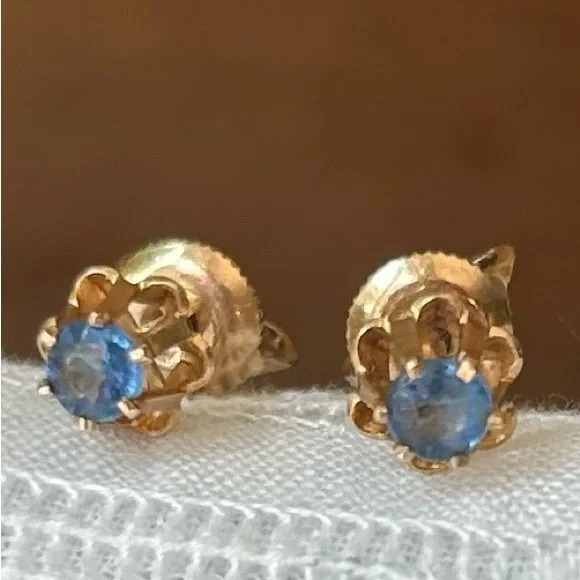 Antique 14k Flower Studs